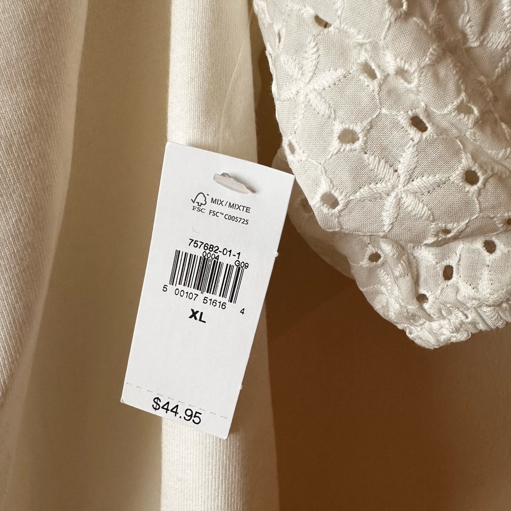 NWT Modern Eyelet Puff Sleeve Sweetheart T-Shirt - Picture 6 of 7